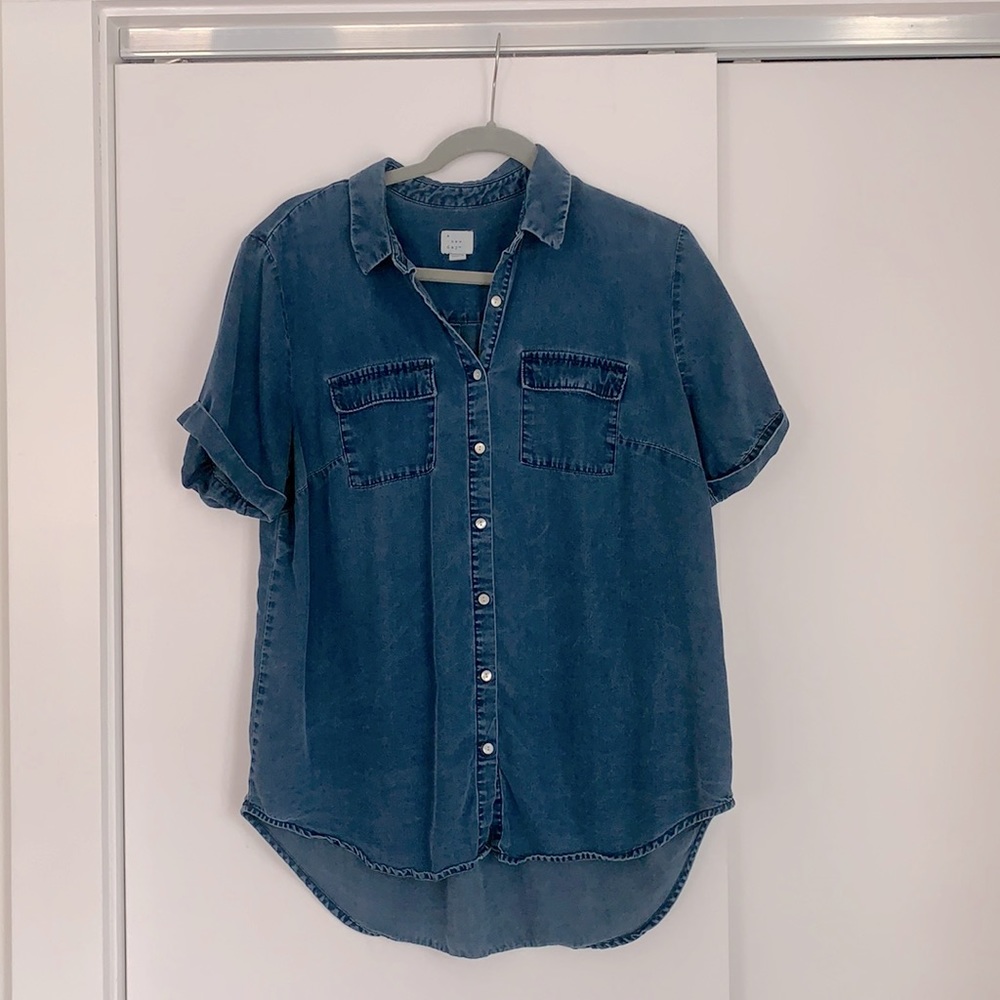 A new day size L women’s faux denim button down top